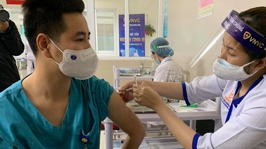 Theo quy định mới của Bộ Y tế, đối tượng nào được tiêm vaccine Covid-19?