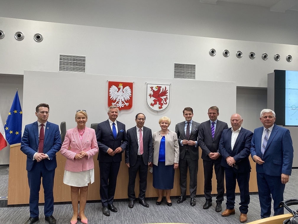 Đại sứ Việt Nam tại Ba Lan: Chủ động 'ngoại giao vaccine', lựa chọn 'ngôn ngữ ngoại giao' trong tình hình mới