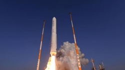 Mỹ 'tháo vòng kim cô', Hàn Quốc tăng tốc ngoại giao không gian