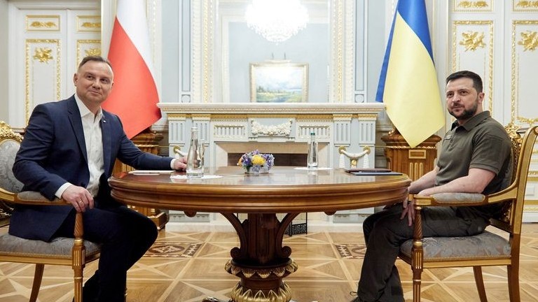 Tổng thống Ba Lan đến Ukraine, trọng tâm là viện trợ quân sự