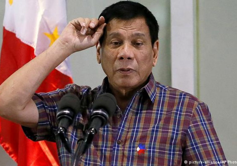 Để các chính trị gia không mắc sai lầm trước báo giới