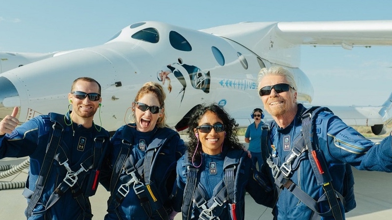 Bị tạm đình chỉ các chuyến bay vào vũ trụ, công ty Virgin Galactic gặp khó