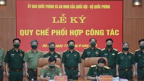 Ủy ban Quốc phòng và An ninh của Quốc hội và Bộ Quốc phòng ký Quy chế phối hợp công tác