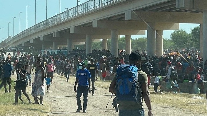 Mỹ nỗ lực đưa hàng nghìn người di cư ở biên giới ra khỏi đất nước