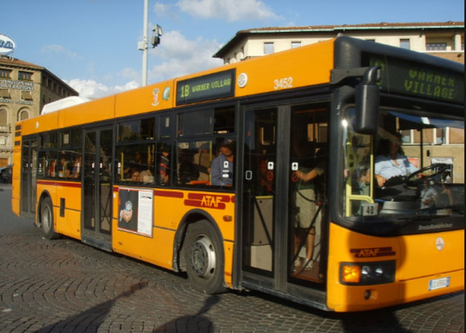 Đi xe bus giúp người già khỏe hơn