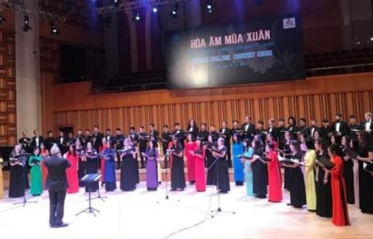 Hòa âm mùa Xuân đến từ Dàn hợp xướng Juniata