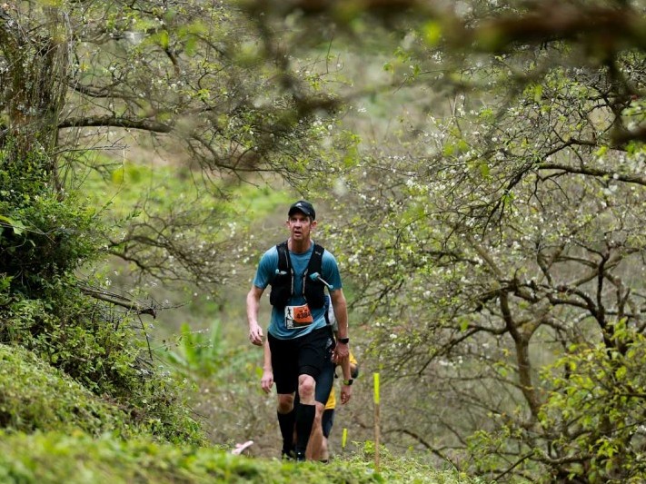 Nhiều người nổi tiếng tham gia Giải chạy Vietnam Trail Marathon 2021 tại Mộc Châu