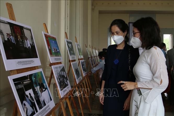 Triển lãm ảnh về chặng đường 50 năm quan hệ hữu nghị Việt Nam-Ấn Độ