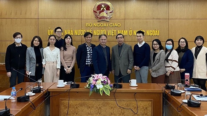 Đào tạo kỹ năng tiếp xúc, vận động người Việt Nam ở nước ngoài