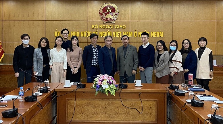 Đào tạo kỹ năng tiếp xúc, vận động người Việt Nam ở nước ngoài