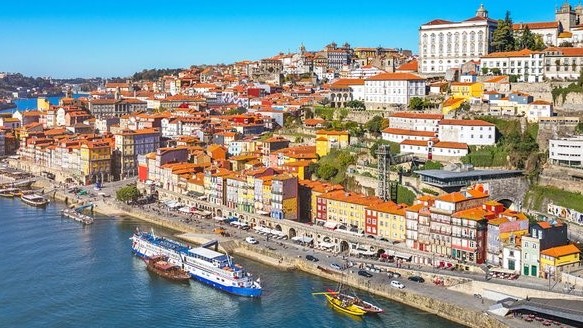 Người Anh đổ xô tìm đến 'Visa vàng' để tiếp tục làm công dân EU