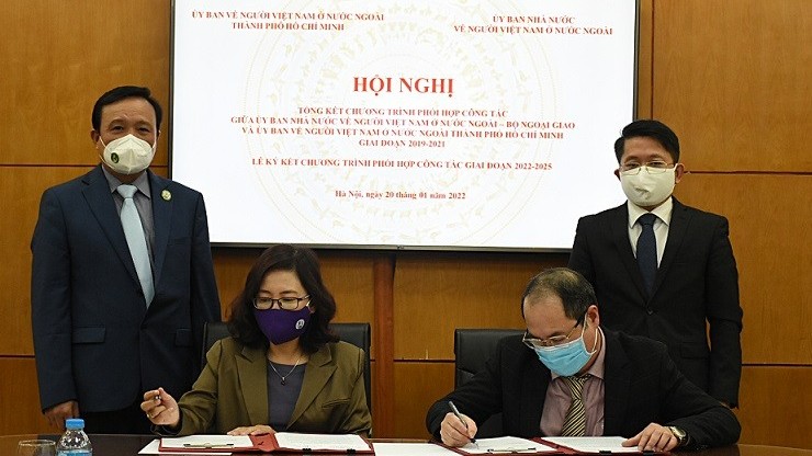 Tăng cường phối hợp công tác giữa hai Ủy ban chuyên trách về công tác kiều bào