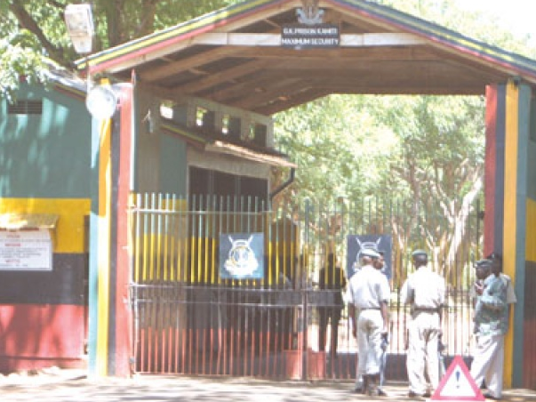 Thăm các công dân Việt bị giam giữ tại Kenya