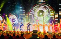 chu tich nuoc phat dong tet trong cay dau xuan