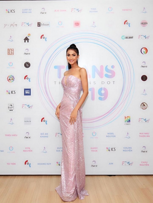 ngam dai dien viet nam tham gia hoa hau chuyen gioi quoc te 2020