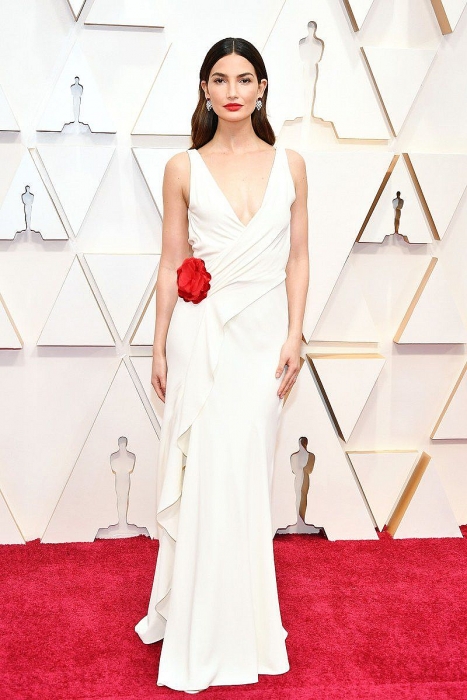 dan sao nu voi muon sac mau trang phuc tai oscar 2020