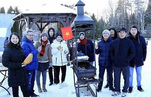 Đoàn Việt Nam dự Giải thể thao mùa Đông dành cho cơ quan ngoại giao tại Nga