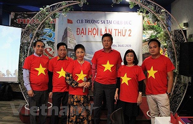 cau lac bo truong sa tai duc huong ve bien dao que huong