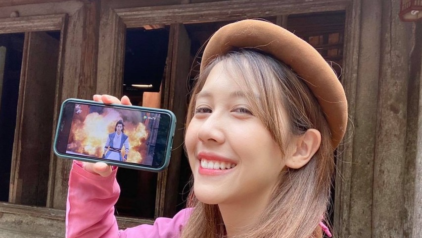 'Cây tre trăm đốt' – MV nhạc hài của Hậu Hoàng vươn lên vị trí Top 1 trending YouTube Việt Nam