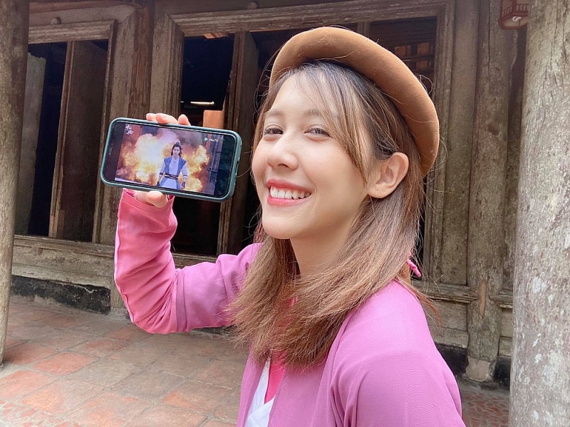 Cây tre trăm đốt – MV nhạc hài vươn lên vị trí 1 Tab thịnh hành của Youtube Việt Nam 'Cây tre trăm đốt' – MV nhạc hài của Hậu Hoàng vươn lên vị trí Top 1 trending YouTube Việt Nam