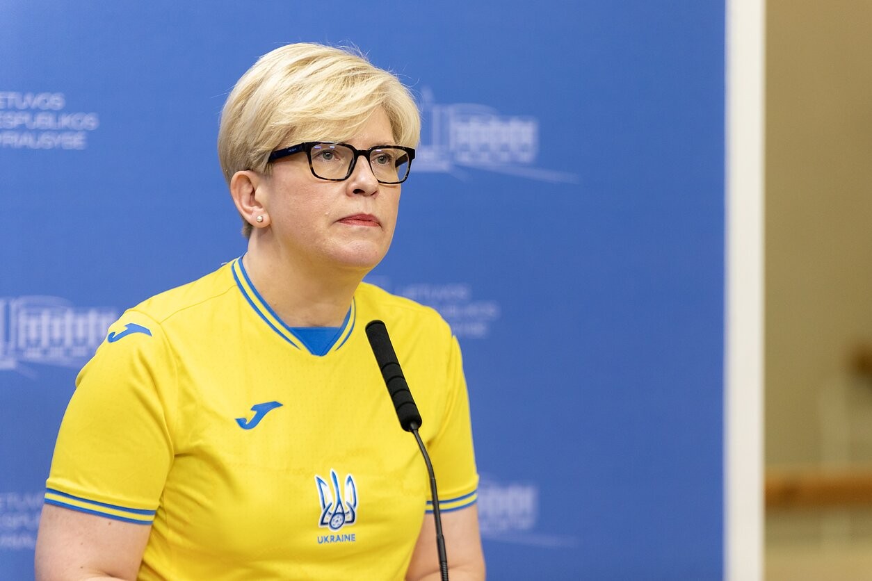 Xung đột Nga-Ukraine: Phương Tây chuẩn bị cắt đứt Nga khỏi hệ thống SWIFT, Hà Lan và Czech chuyển giao vũ khí cho Ukraine Xung đột Nga-Ukraine: Phương Tây chuẩn bị cắt đứt Nga khỏi hệ thống SWIFT, Hà Lan và Czech chuyển giao vũ khí cho Ukraine