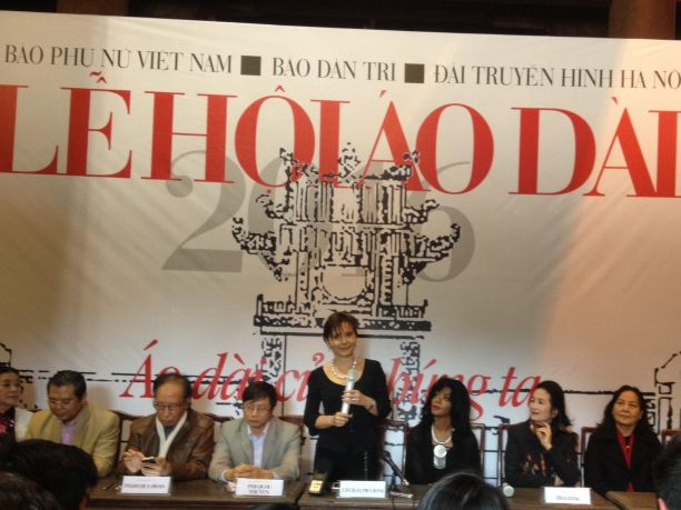 Muôn hoa khoe sắc tại Lễ hội Áo dài  2016