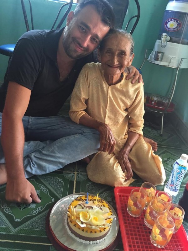 nhiep anh gia phap tang nu cuoi an giau cho viet nam