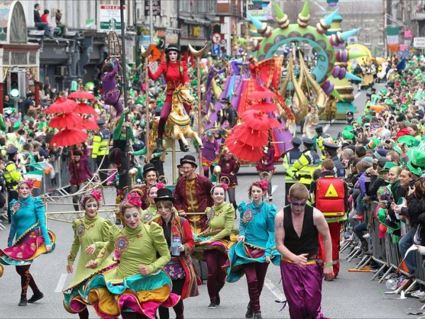 Rực rỡ tháng Ba!