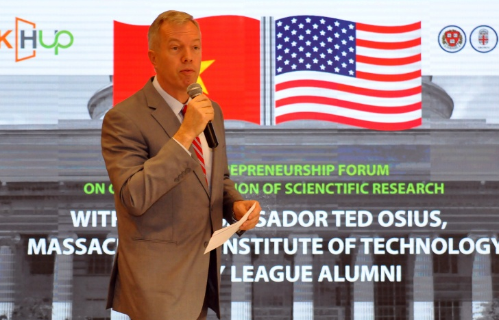 Thương mại hóa nghiên cứu khoa học trong trường đại học