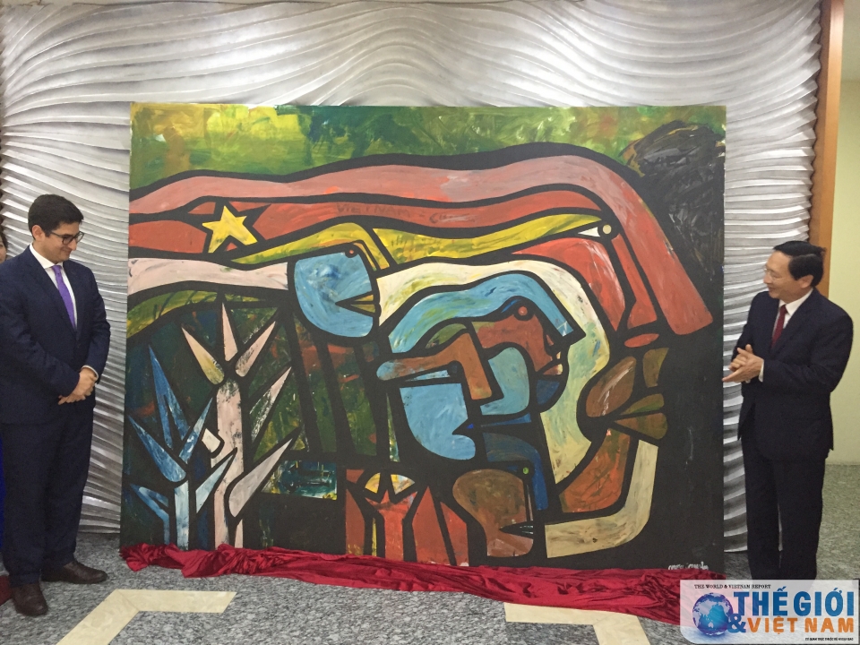 Trao tặng Kỷ niệm chương cho Đại sứ Chile trao tang ky niem chuong cho dai su chile