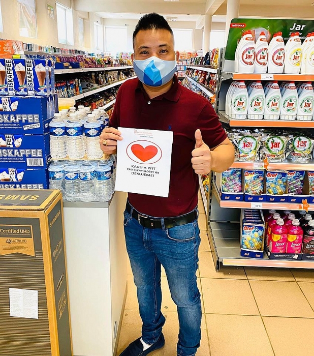 Những thông điệp từ “trái tim” của người Việt tại Czech nhung thong diep trai tim cua nguoi viet tai czech