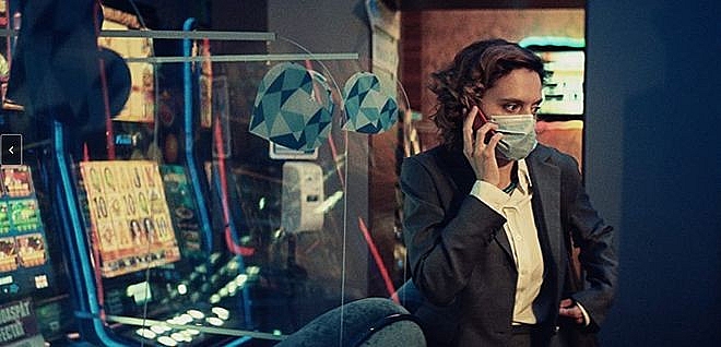 Diễn viên chính Katia Pascariu trong vai cô giáo Emi. (Nguồn: iMDB) Diễn viên chính Katia Pascariu trong vai cô giáo Emi. (Nguồn: iMDB)