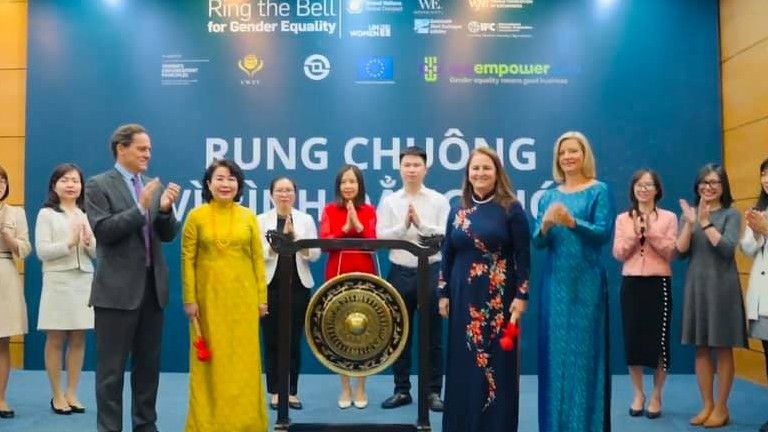 Sở giao dịch chứng khoán cùng 'Rung chuông vì Bình đẳng giới'