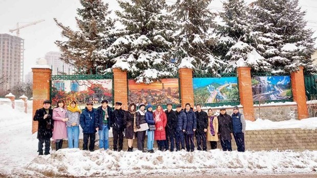 Đại sứ Nguyễn Hồng Thạch: Ưu tiên tháo gỡ khó khăn cho người Việt ở Ukraine