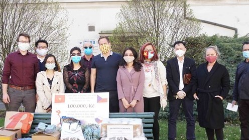 Tinh thần vượt đại dịch của người Việt tại CH. Czech