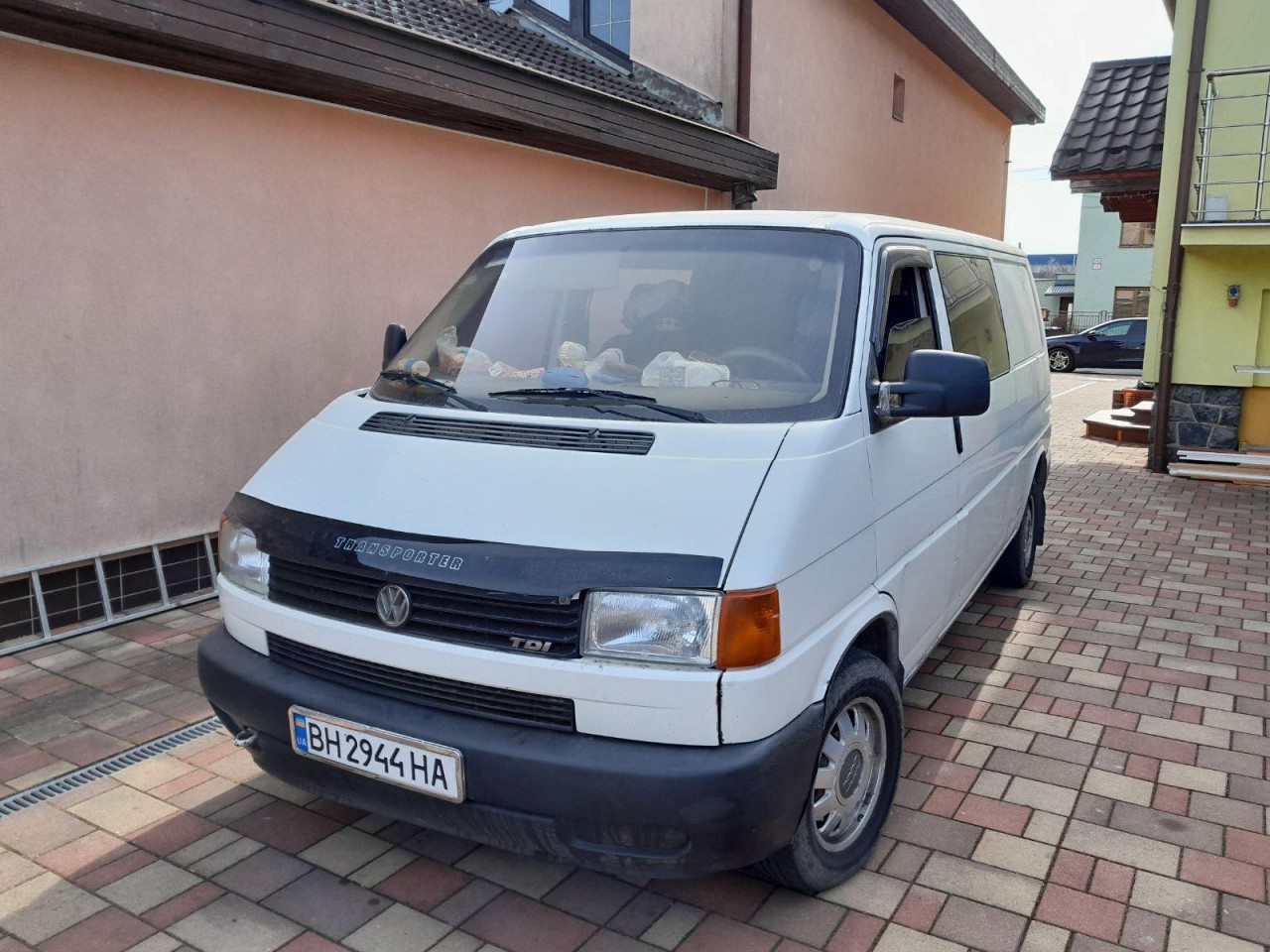 Trợ giúp người tị nạn từ Ukraine: Những hình ảnh đẹp về người Việt ở Slovakia