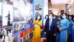 Khai mạc triển lãm ảnh 'Hội Liên hiệp Phụ nữ Việt Nam - viết tiếp những ước mơ'