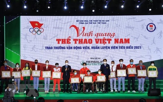 Tôn vinh những vận động viên, huấn luyện viên tiêu biểu trong năm 2021