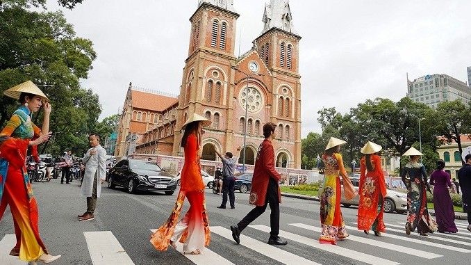 Mở cửa du lịch và sáng kiến mới từ các địa phương