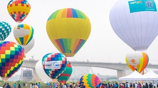 Hà Nội dừng trải nghiệm dịch vụ trải nghiệm bay trên khinh khí cầu