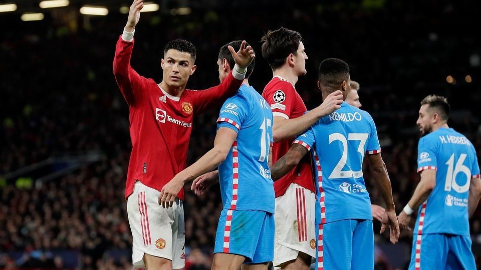 Ronaldo giảm thu nhập đáng kể từ Man Utd