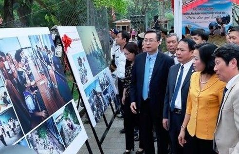 Triển lãm hơn 200 bức ảnh nghệ thuật về “Biển đảo, quê hương”