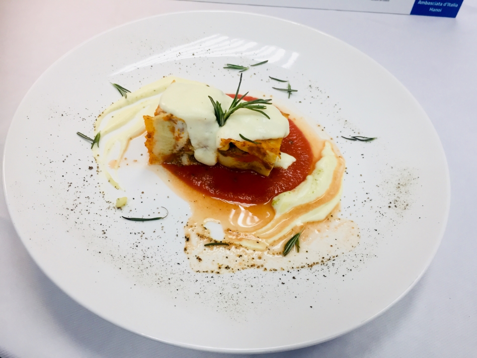 Hoa hậu Ngọc Hân là Đại sứ chương trình “True Italian Taste - Chế độ ăn Địa Trung Hải” khong gian am thuc dich thuc o ngoi nha italy tai ha noi