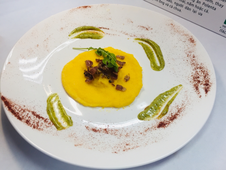 Hoa hậu Ngọc Hân là Đại sứ chương trình “True Italian Taste - Chế độ ăn Địa Trung Hải” khong gian am thuc dich thuc o ngoi nha italy tai ha noi