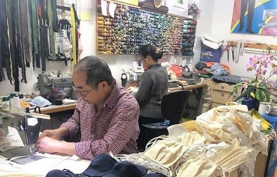 Phong trào ‘nhà nhà may, người người may’ khẩu trang của người Việt ở Đức