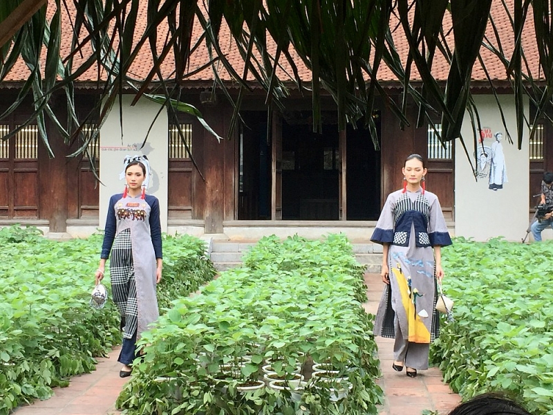 Khi áo dài Việt Nam mang tinh thần hội nhập