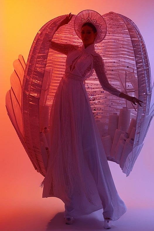 Trang phục dân tộc của hoa hậu Khánh Vân tại Cuộc thi Hoàn vũ Thế giới đặc biệt ra sao?