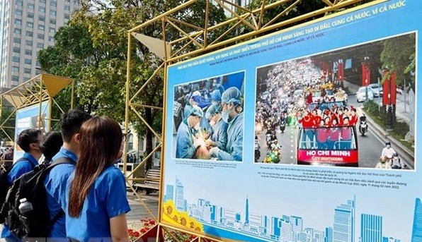 Triển lãm ảnh về hành trình 47 năm của Thành phố Hồ Chí Minh Triển lãm ảnh về hành trình 47 năm của Thành phố Hồ Chí Minh