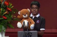 tranh cai vu than dong 9 tuoi bo do dai hoc o ha lan