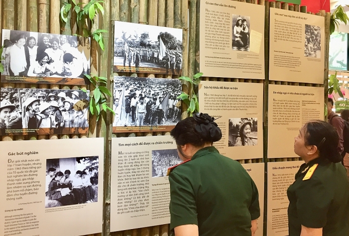 “Kiêu hãnh Trường Sơn” - Sống lại ký ức của những bông hồng thép kieu hanh truong son song lai ky uc cua nhung co gai tren duong truong son